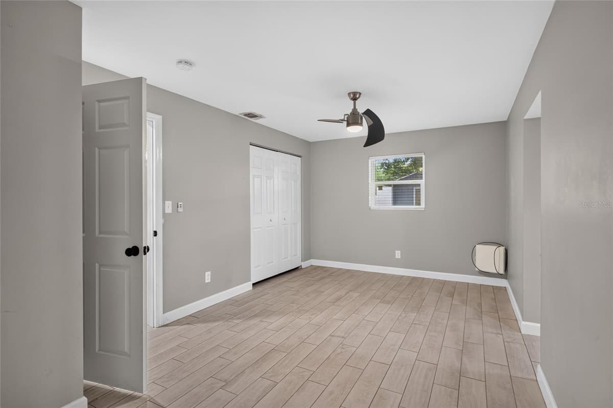1610 LOIS AVENUE — photo 18 of 34