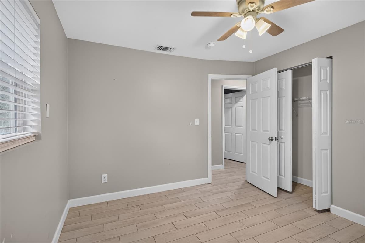 1610 LOIS AVENUE — photo 29 of 34