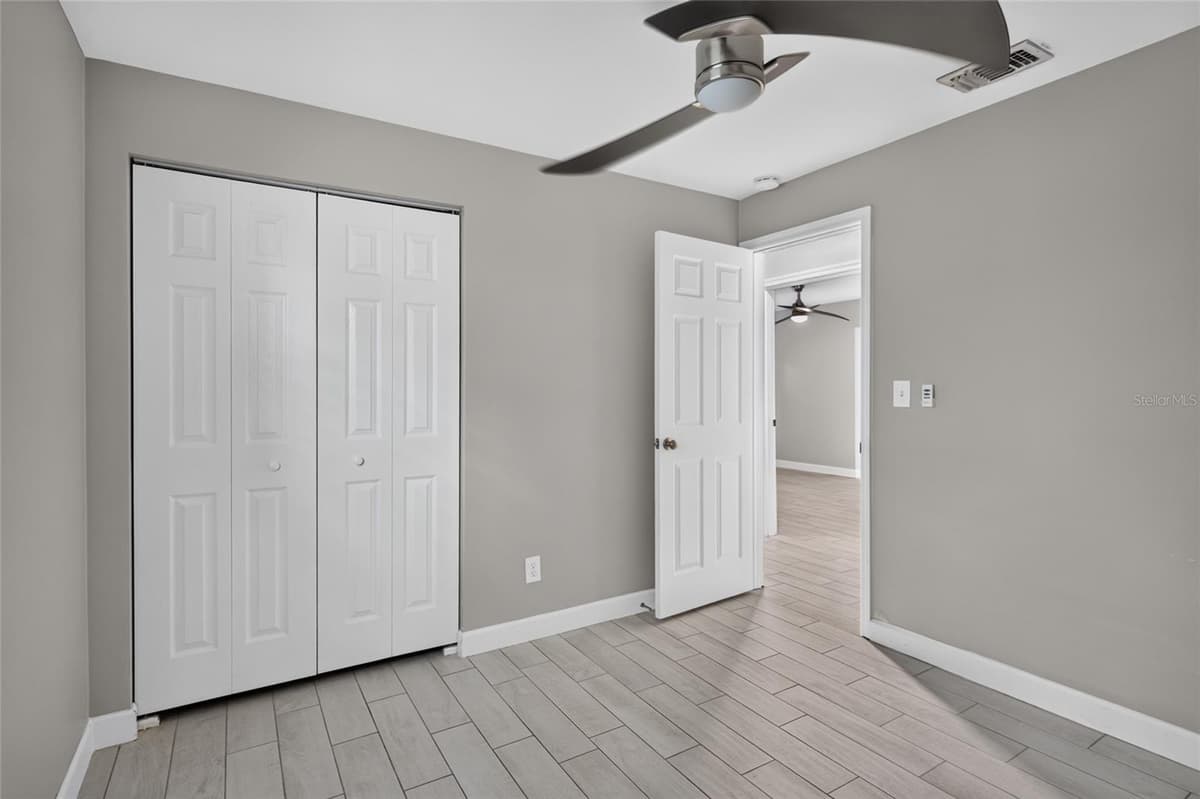 1610 LOIS AVENUE — photo 27 of 34