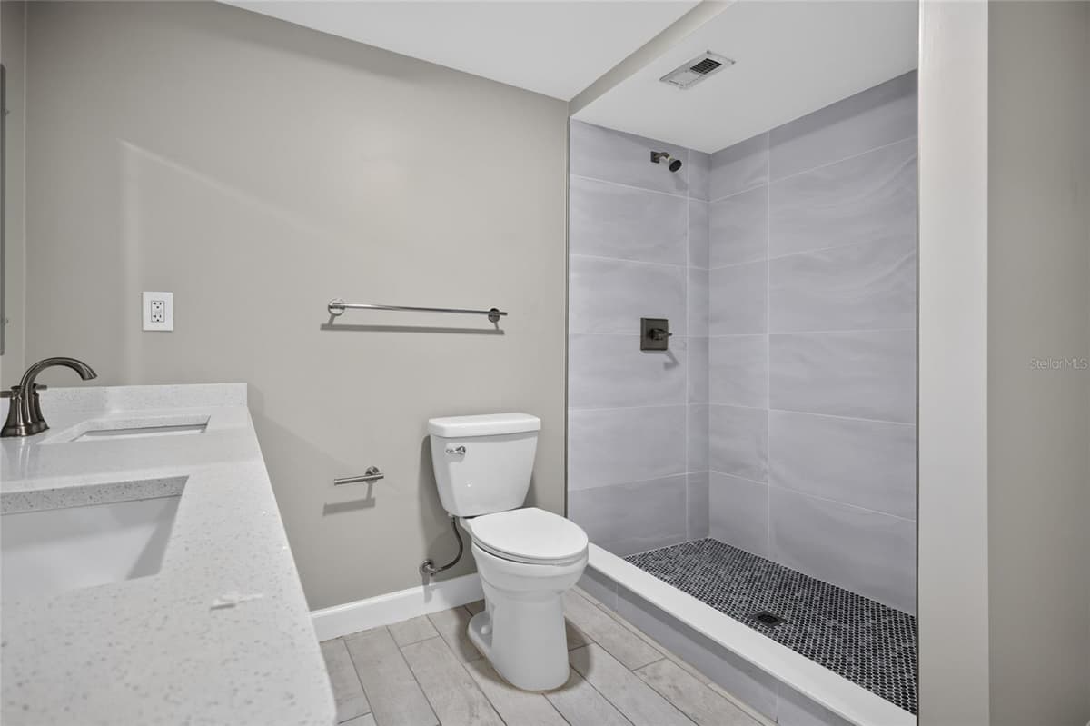 1610 LOIS AVENUE — photo 23 of 34