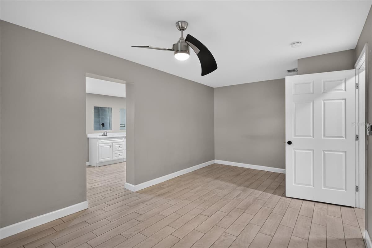 1610 LOIS AVENUE — photo 20 of 34
