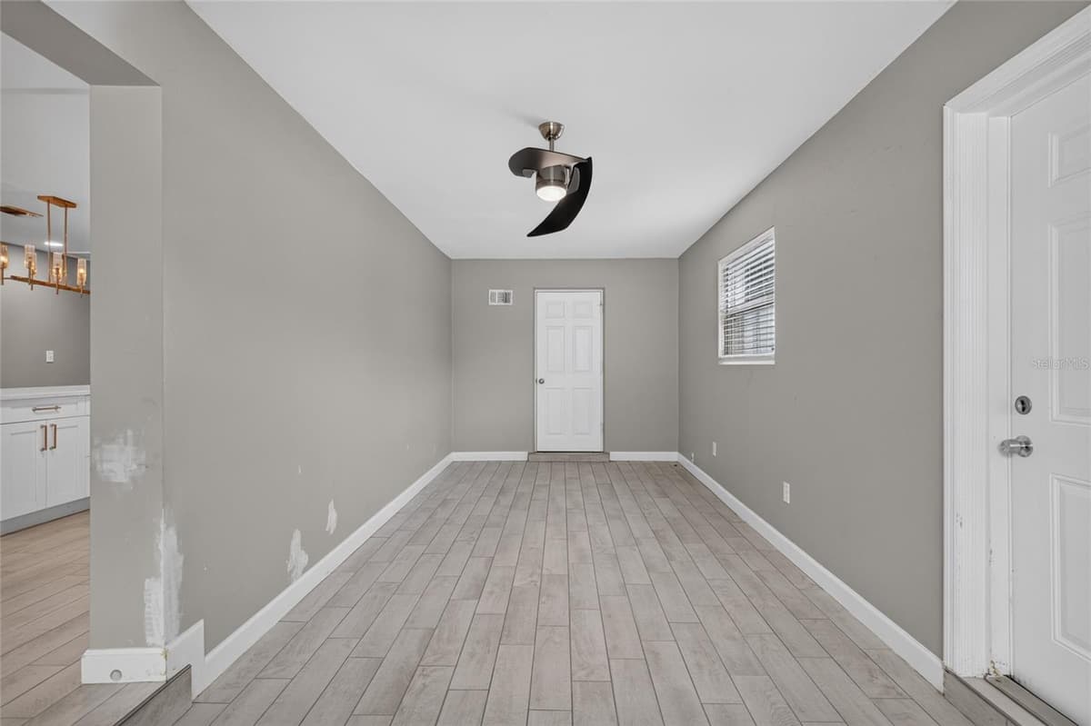 1610 LOIS AVENUE — photo 15 of 34