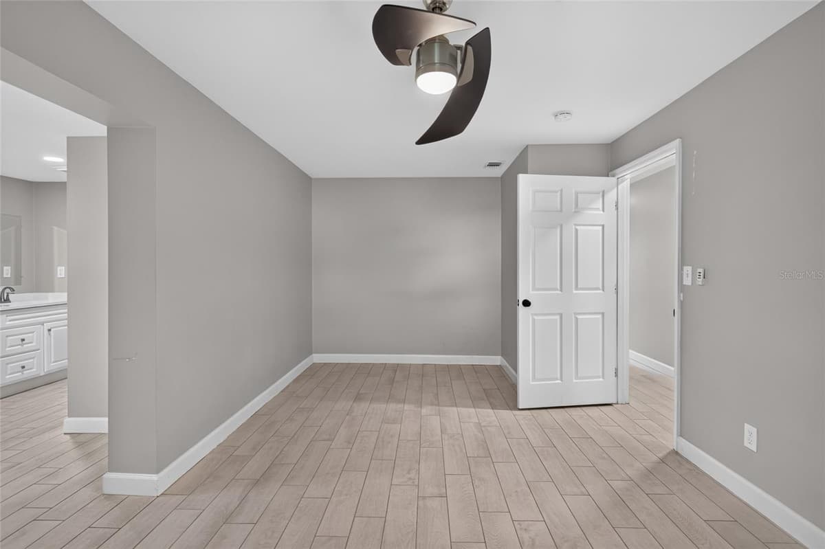 1610 LOIS AVENUE — photo 19 of 34