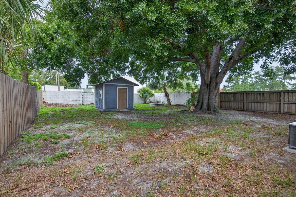 1610 LOIS AVENUE — photo 33 of 34