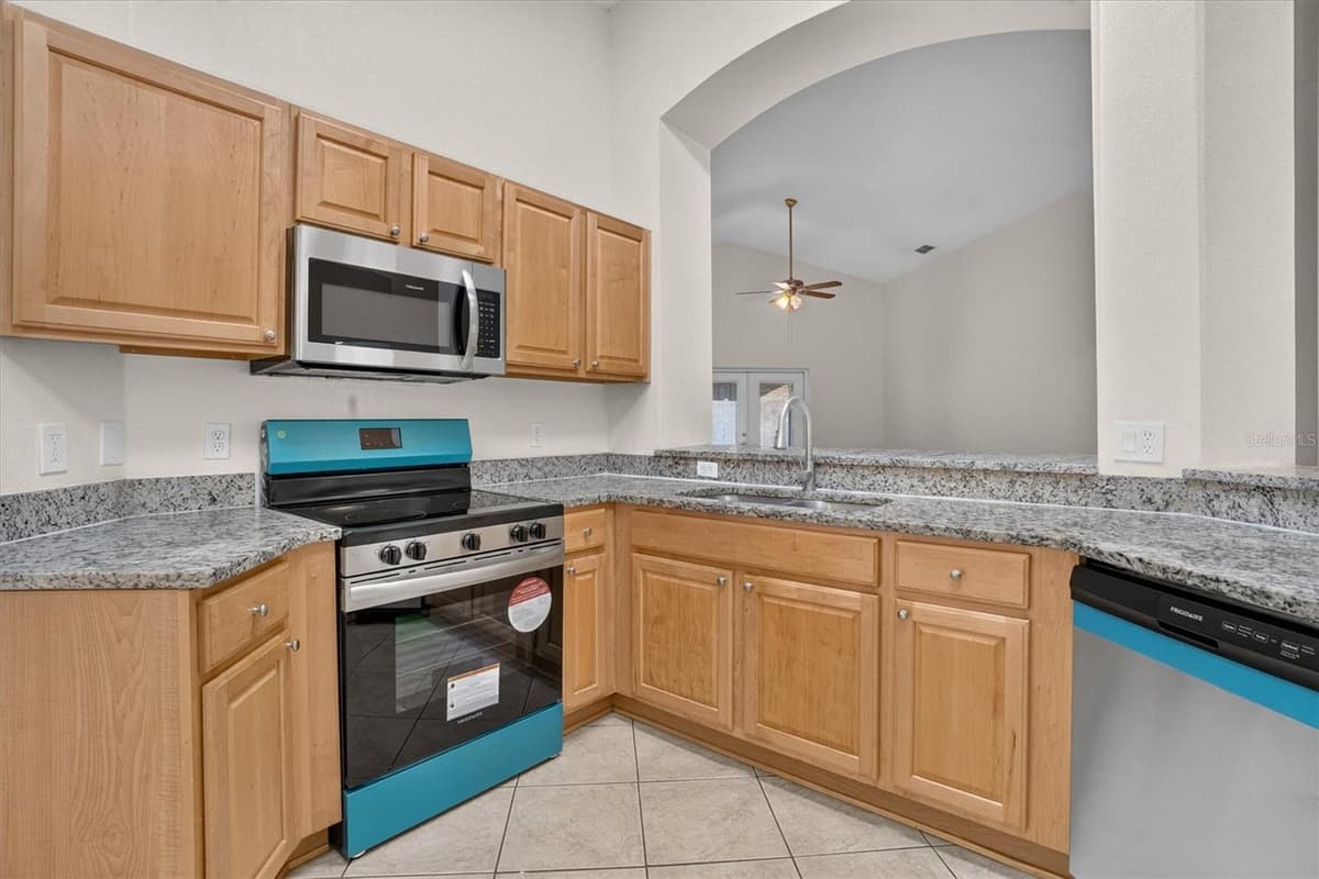 30707 PGA DRIVE — photo 8 of 25