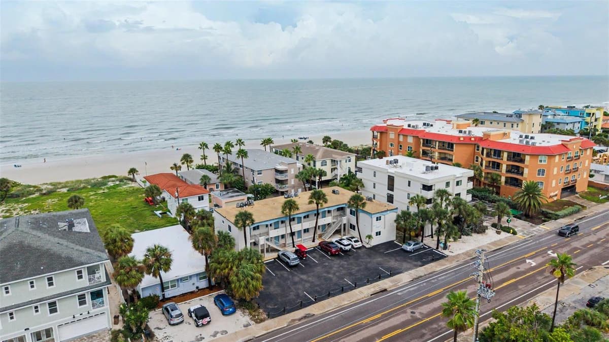 2110 GULF BOULEVARD — photo 27 of 33