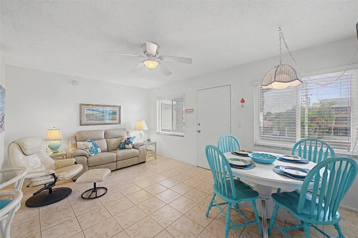 2110 GULF BOULEVARD — photo 11 of 33