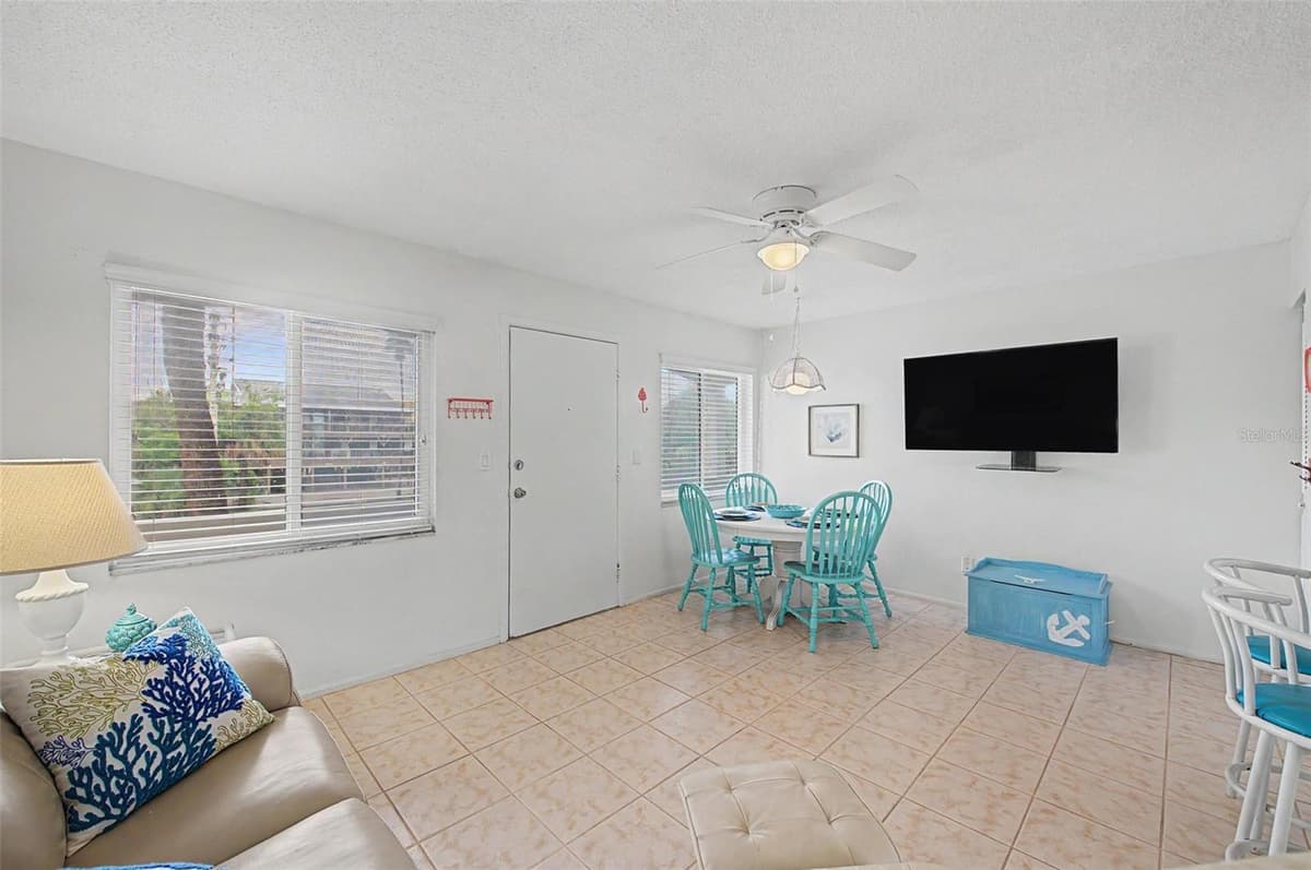 2110 GULF BOULEVARD — photo 7 of 33