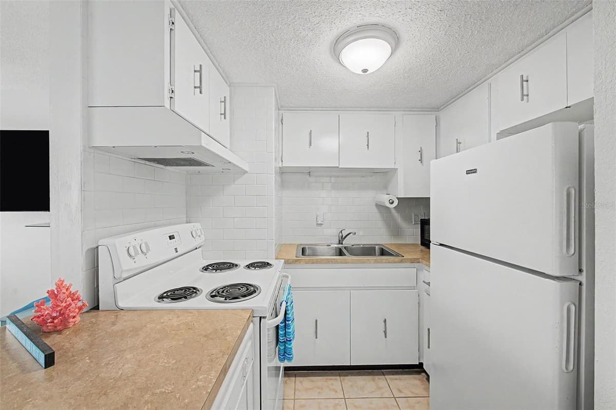 2110 GULF BOULEVARD — photo 13 of 33