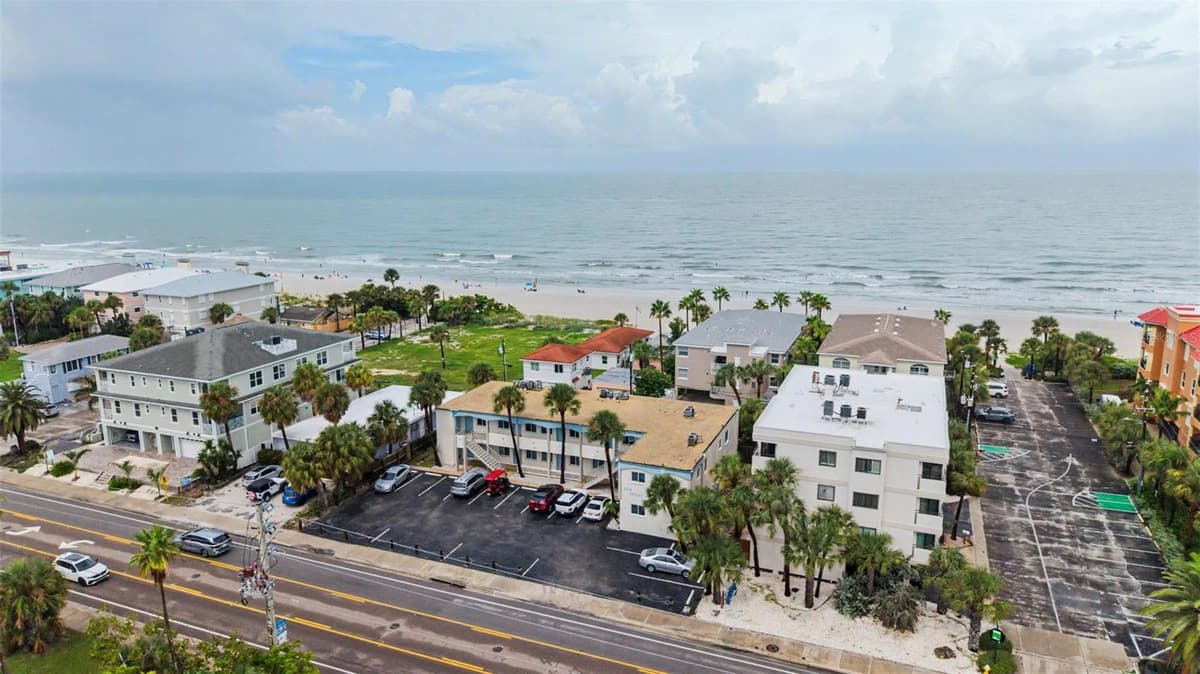 2110 GULF BOULEVARD — photo 28 of 33