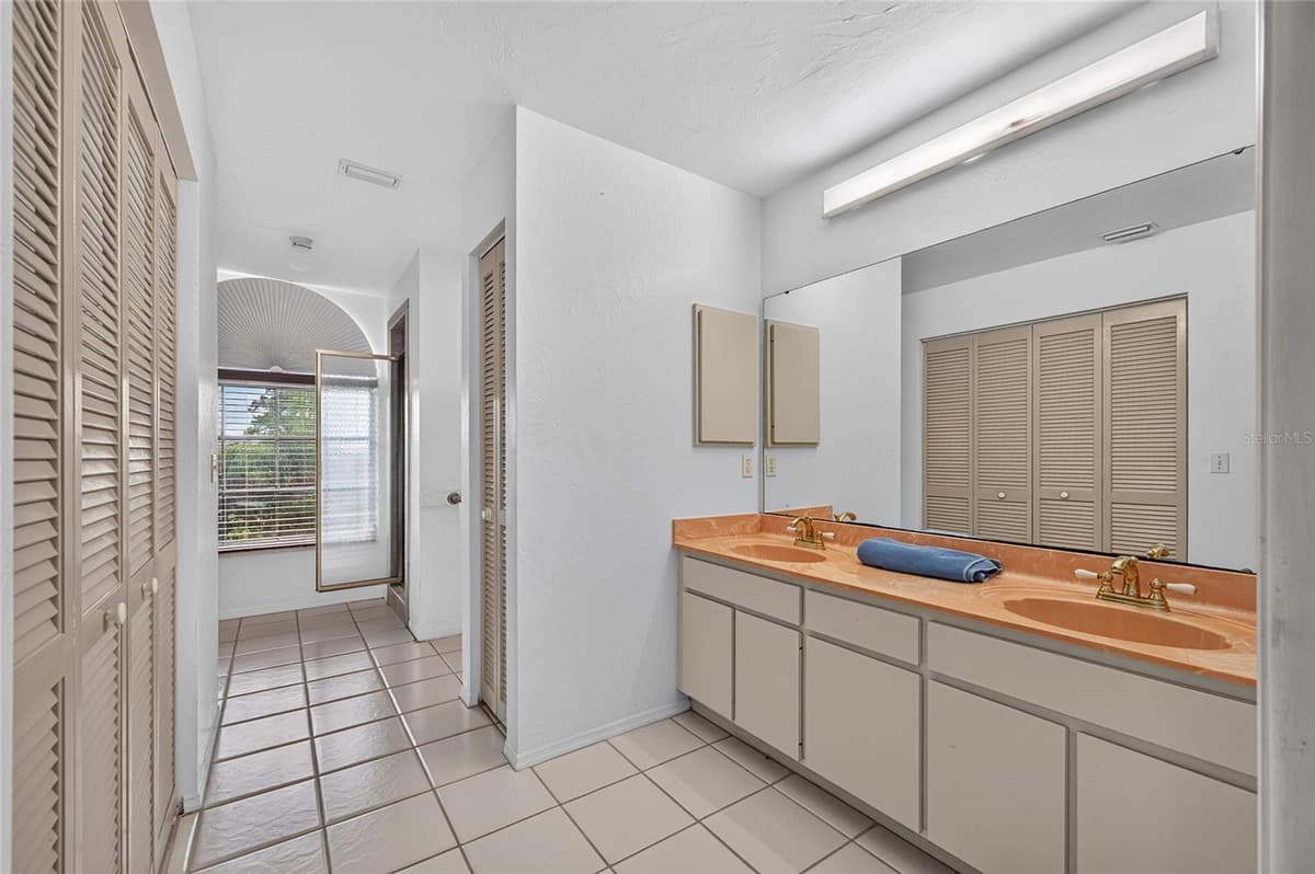 105 JACARANDA BOULEVARD — photo 15 of 99