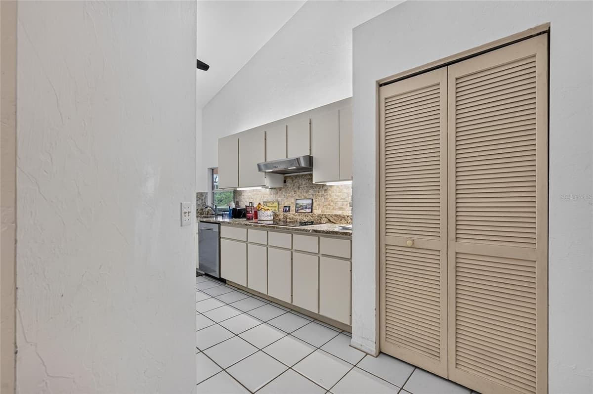 105 JACARANDA BOULEVARD — photo 26 of 99