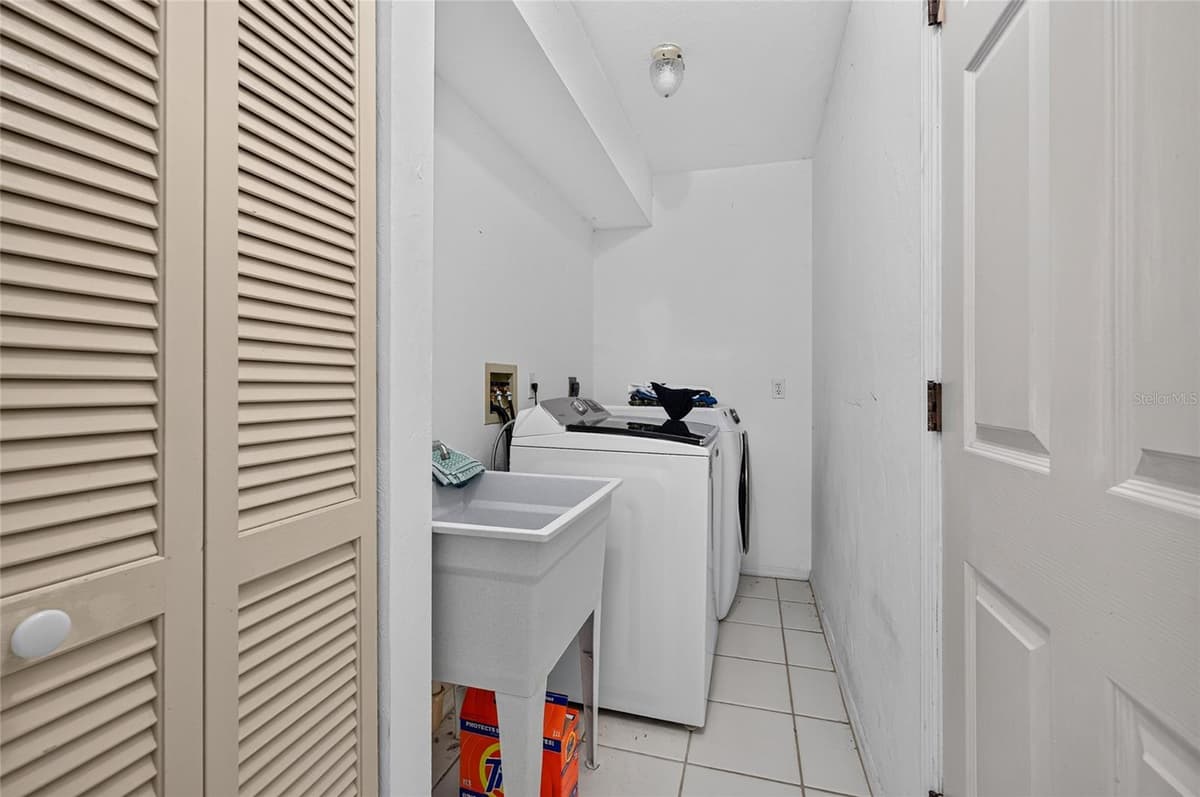 105 JACARANDA BOULEVARD — photo 23 of 99