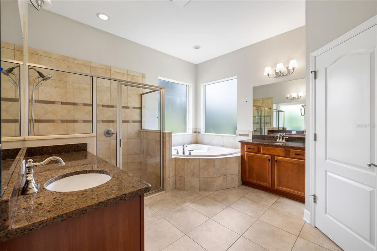 15910 TERNGLADE DRIVE — photo 36 of 98