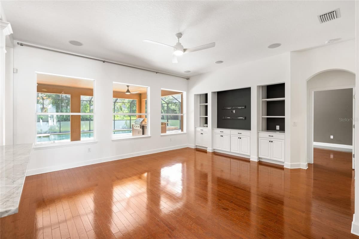 15910 TERNGLADE DRIVE — photo 14 of 98