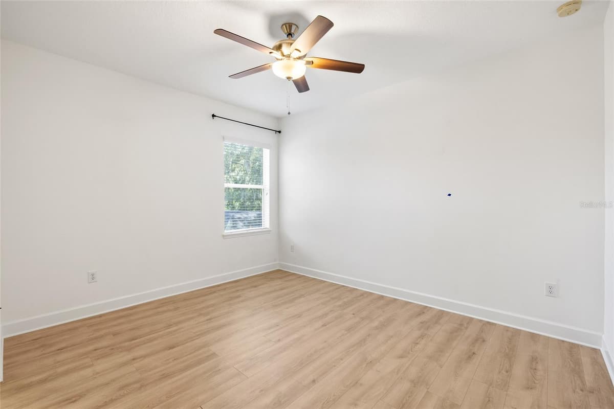 15910 TERNGLADE DRIVE — photo 47 of 98