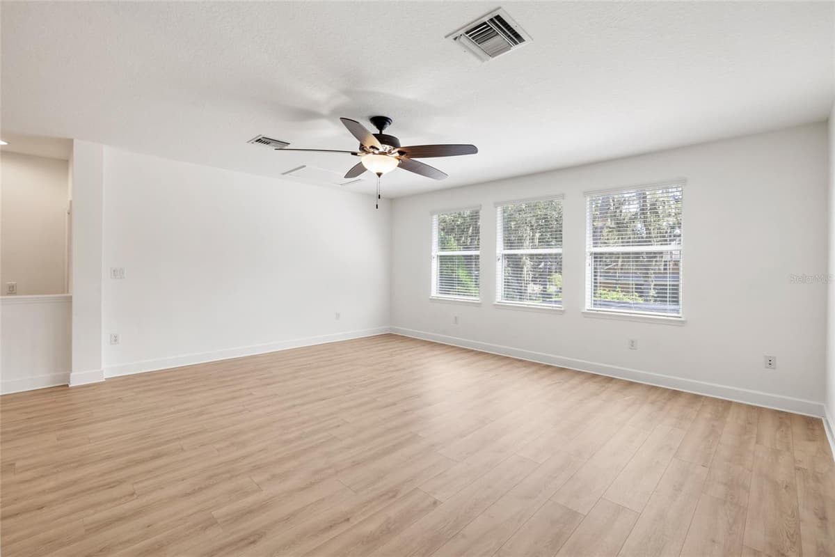 15910 TERNGLADE DRIVE — photo 46 of 98