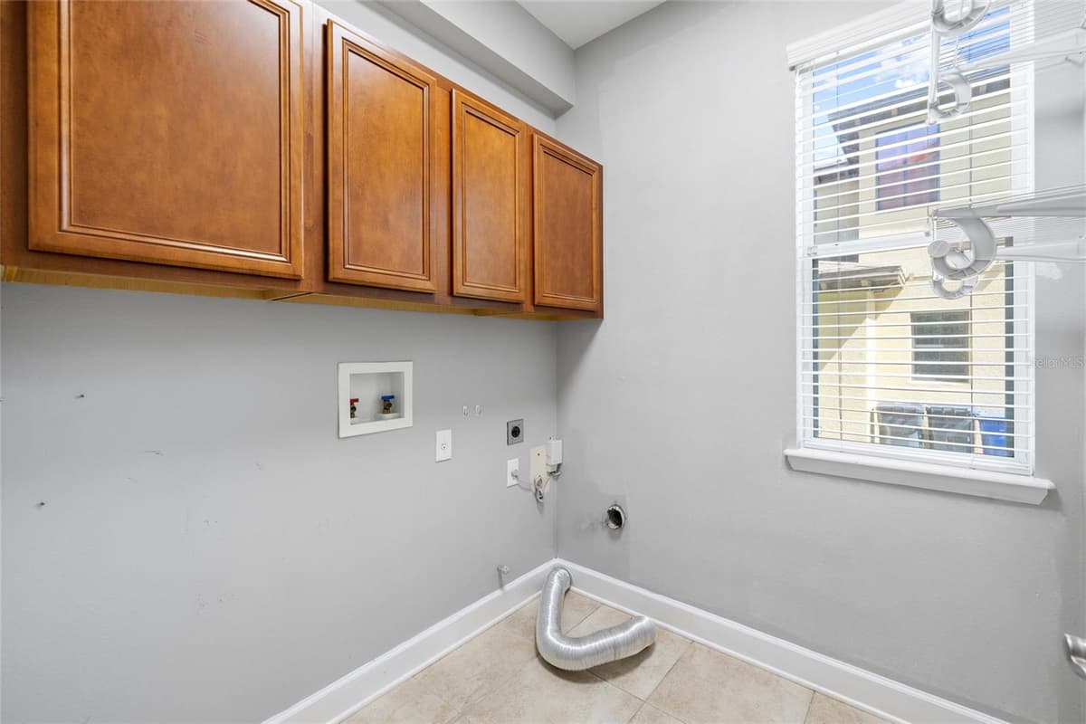 15910 TERNGLADE DRIVE — photo 31 of 98