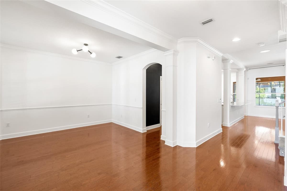 15910 TERNGLADE DRIVE — photo 10 of 98