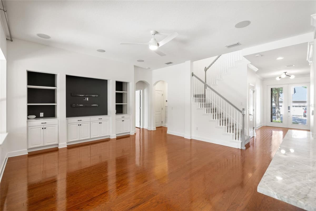 15910 TERNGLADE DRIVE — photo 19 of 98