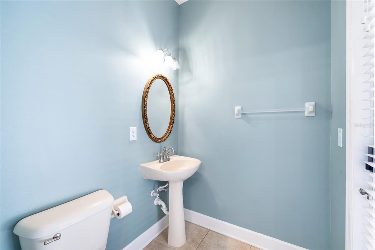 15910 TERNGLADE DRIVE — photo 30 of 98
