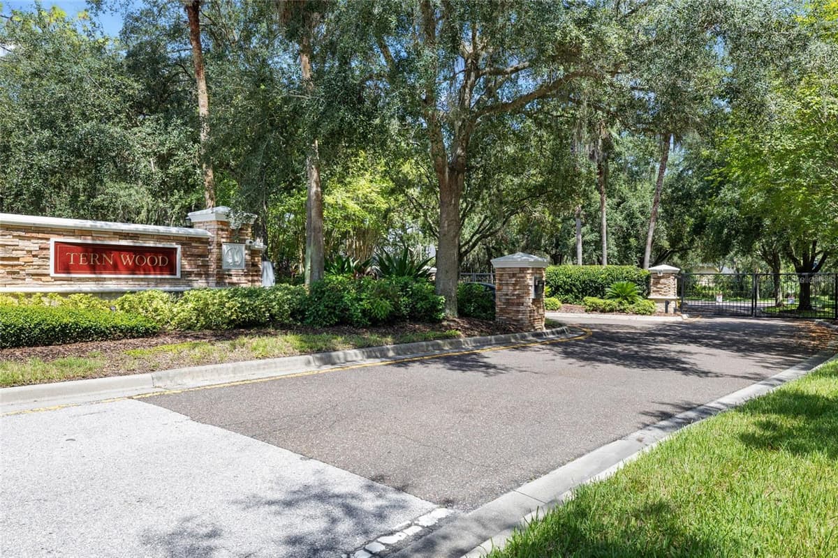 15910 TERNGLADE DRIVE — photo 74 of 98
