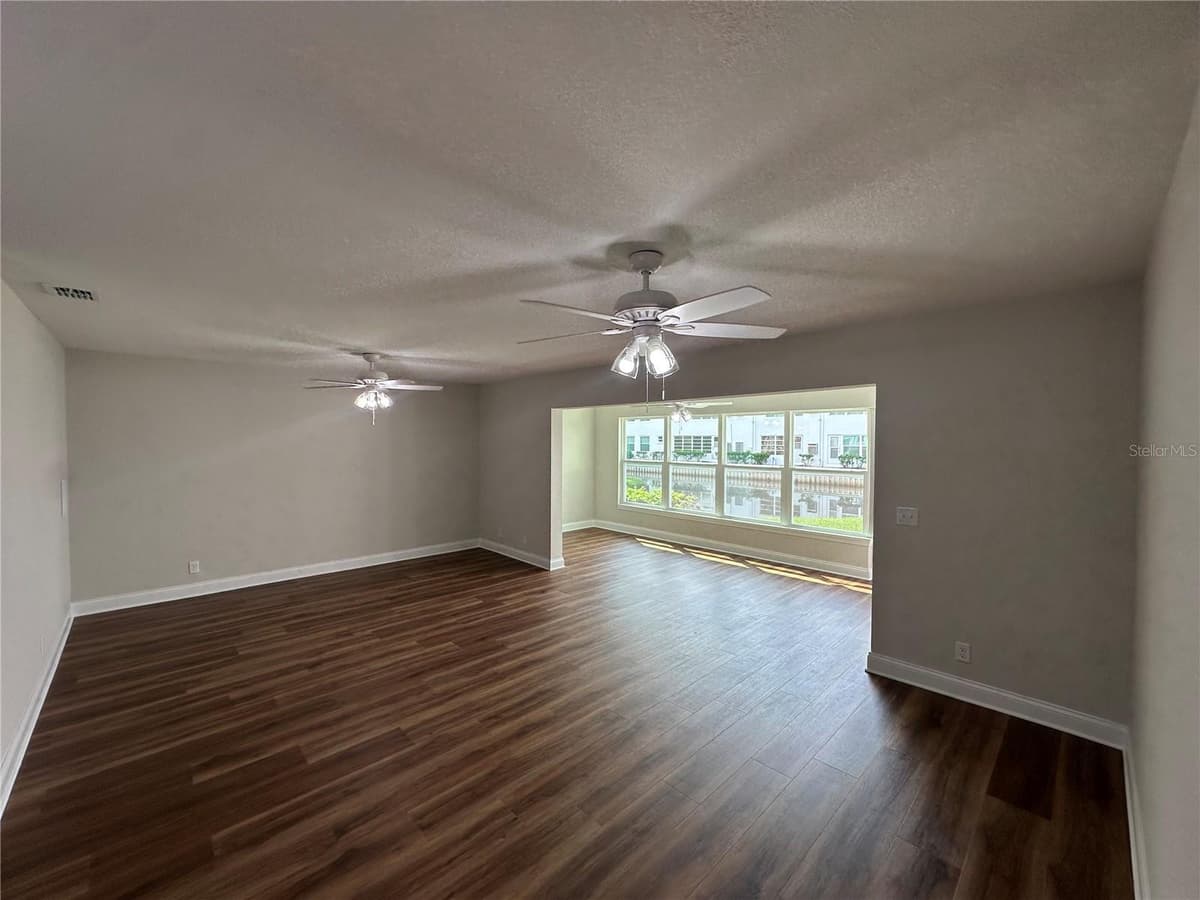 100 EL CAMINO DR — photo 7 of 32