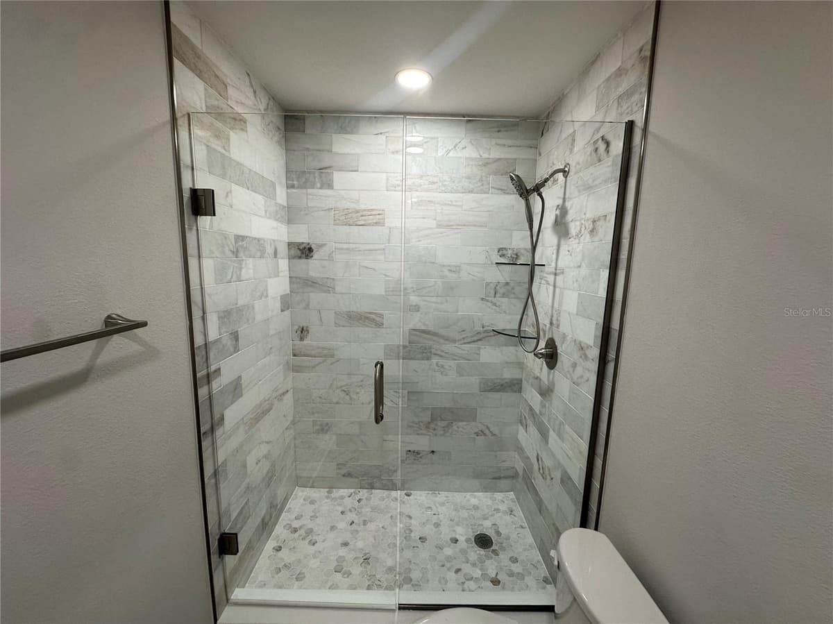 100 EL CAMINO DR — photo 13 of 32