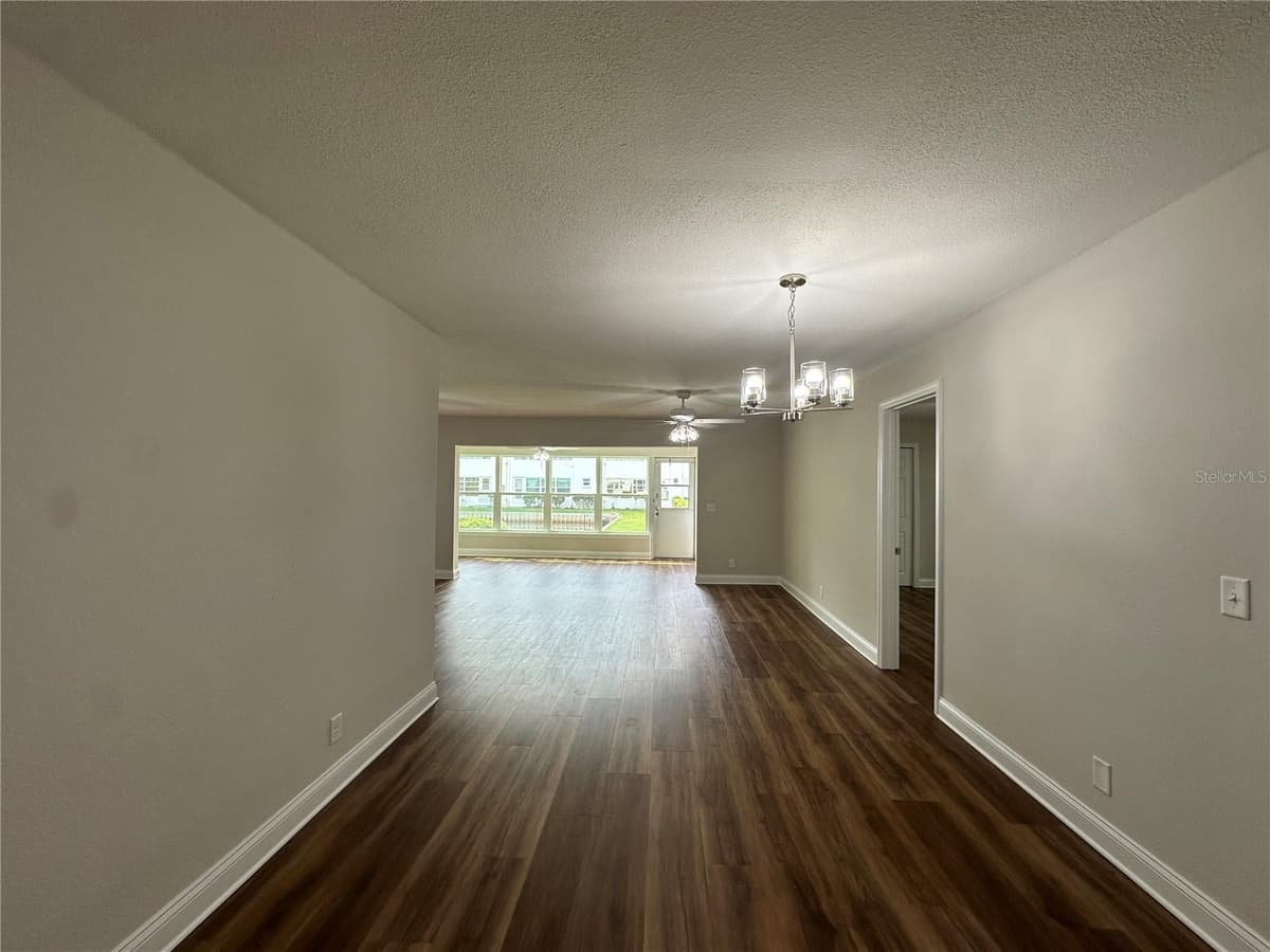 100 EL CAMINO DR — photo 8 of 32