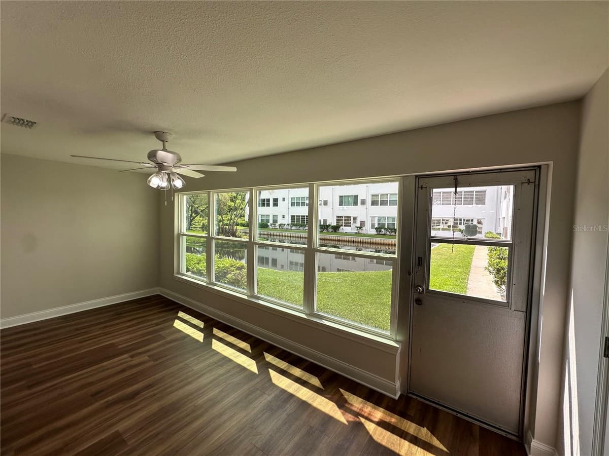 100 EL CAMINO DR — photo 9 of 32