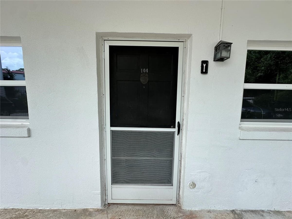 100 EL CAMINO DR — photo 2 of 32