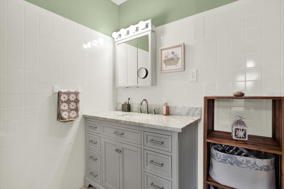 22537 NEWFIELD COURT — photo 14 of 27