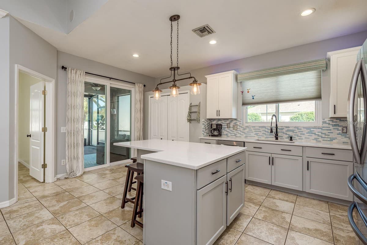 1810 WINSLOE DRIVE — photo 8 of 45