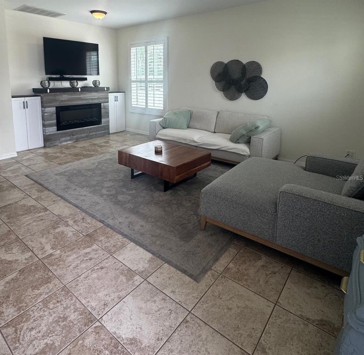 1810 WINSLOE DRIVE — photo 15 of 45