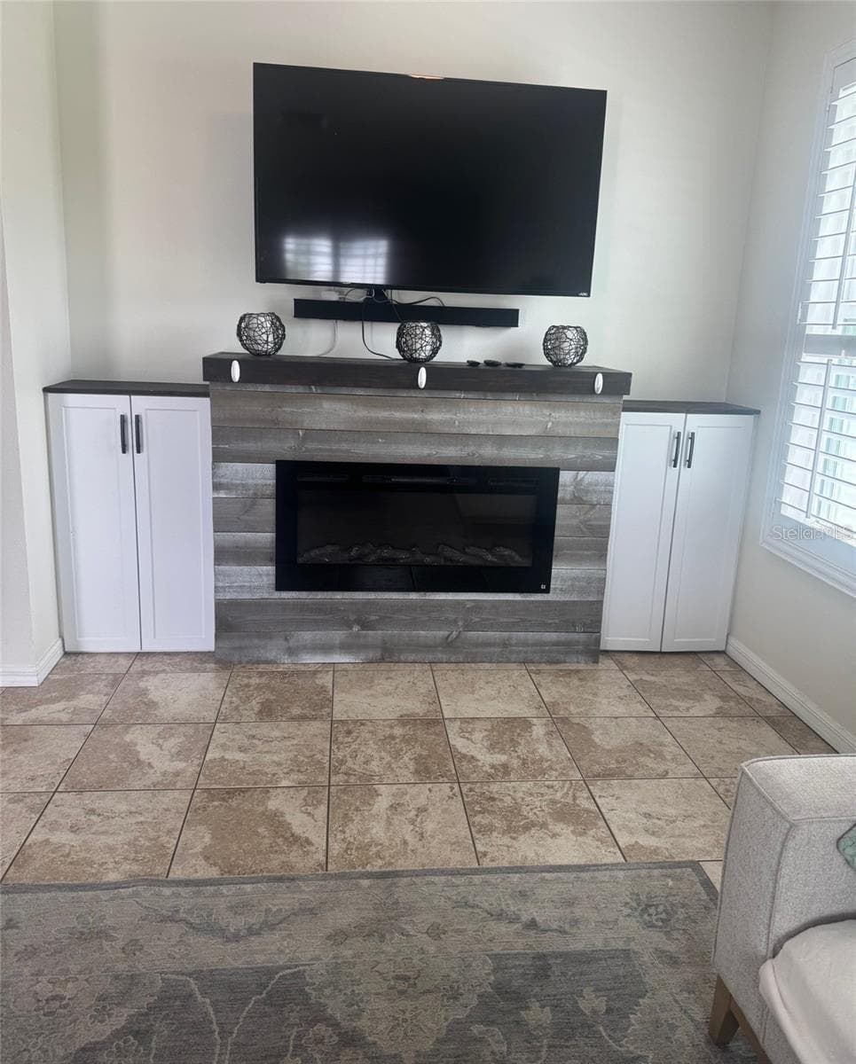 1810 WINSLOE DRIVE — photo 16 of 45
