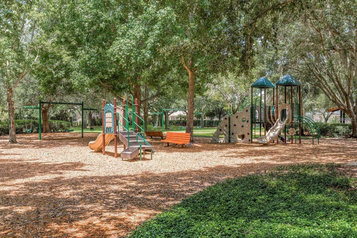 1810 WINSLOE DRIVE — photo 41 of 45