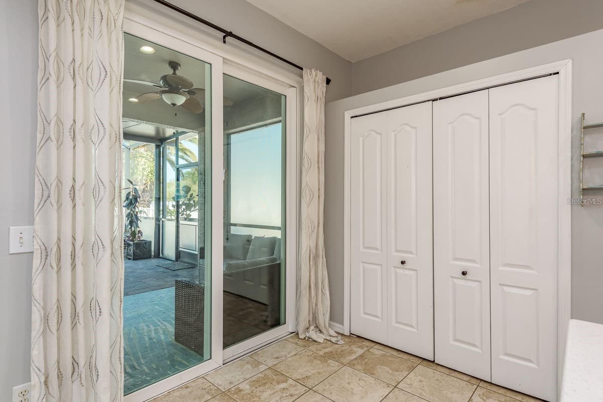 1810 WINSLOE DRIVE — photo 13 of 45