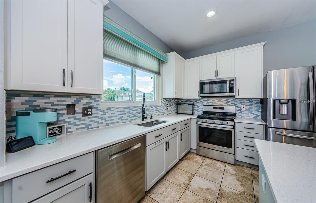 1810 WINSLOE DRIVE — photo 9 of 45