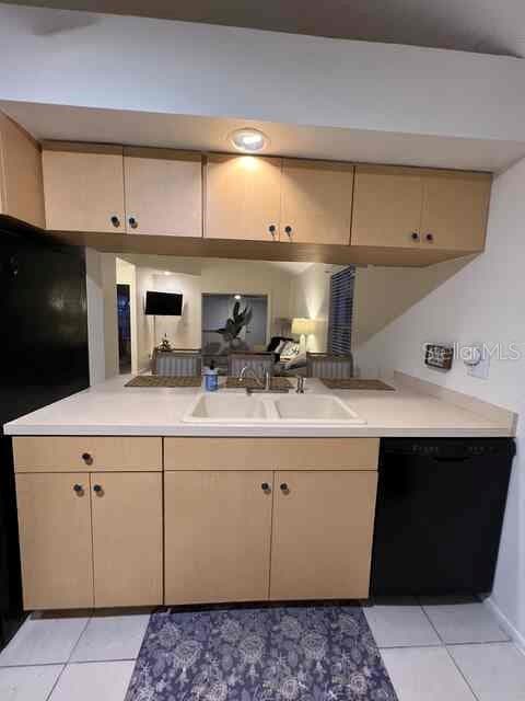 3761 LAKE SHORE DRIVE — photo 4 of 17