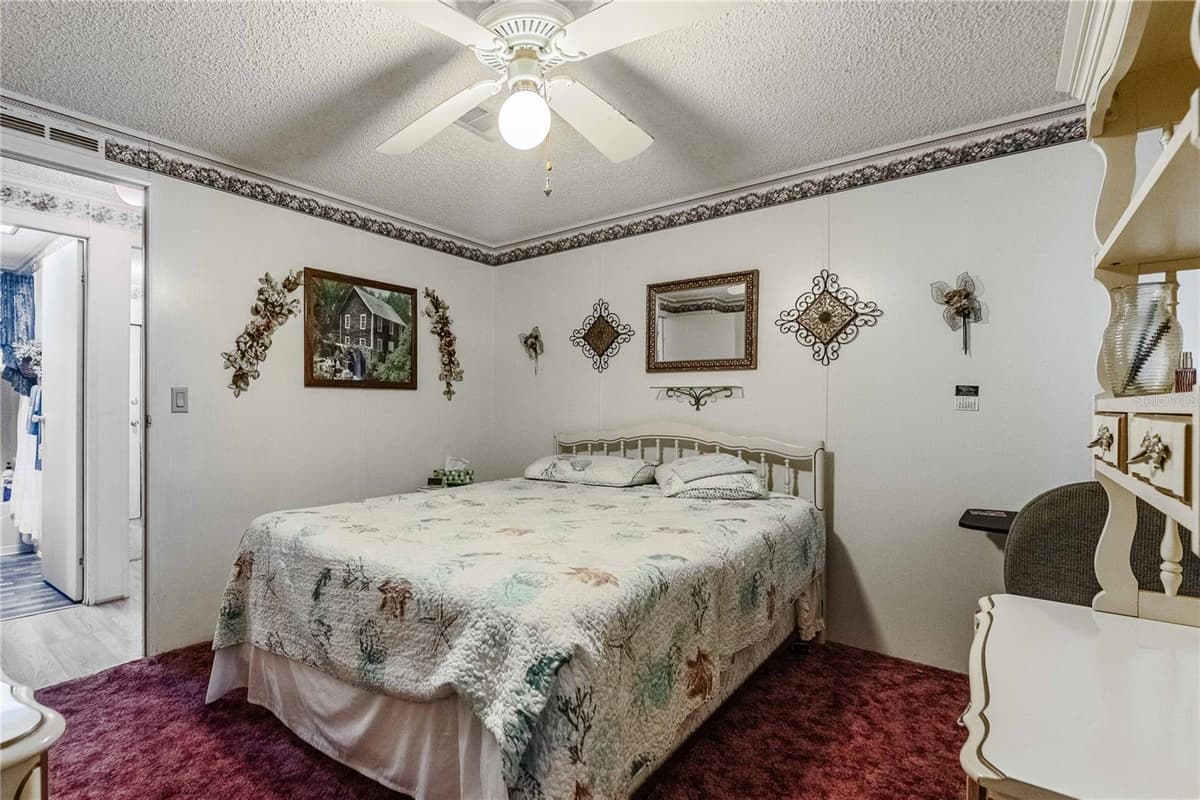 489 VILLAGE CIRCLE — photo 20 of 31