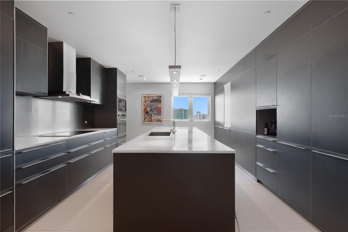 1052 ASHFORD AVENUE — photo 11 of 30
