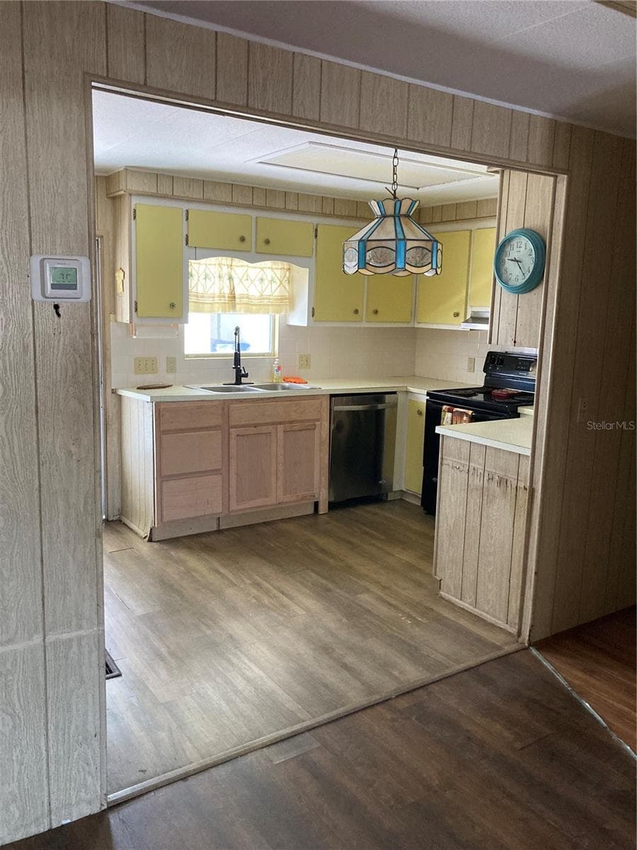 3212 TIKI DRIVE — photo 12 of 24