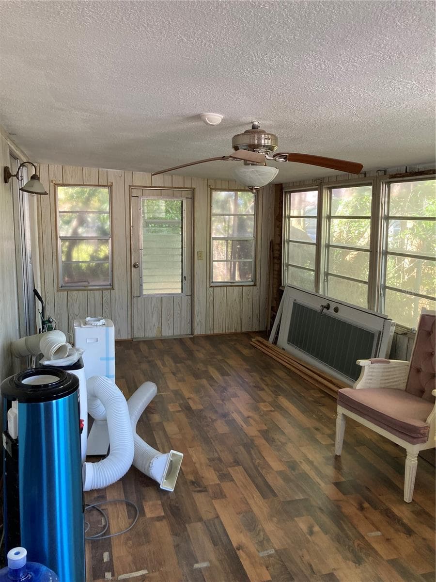 3212 TIKI DRIVE — photo 17 of 24