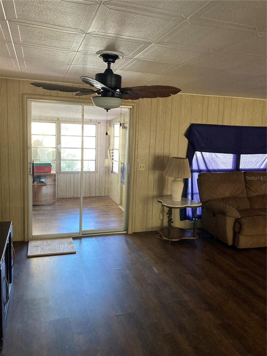 3212 TIKI DRIVE — photo 15 of 24
