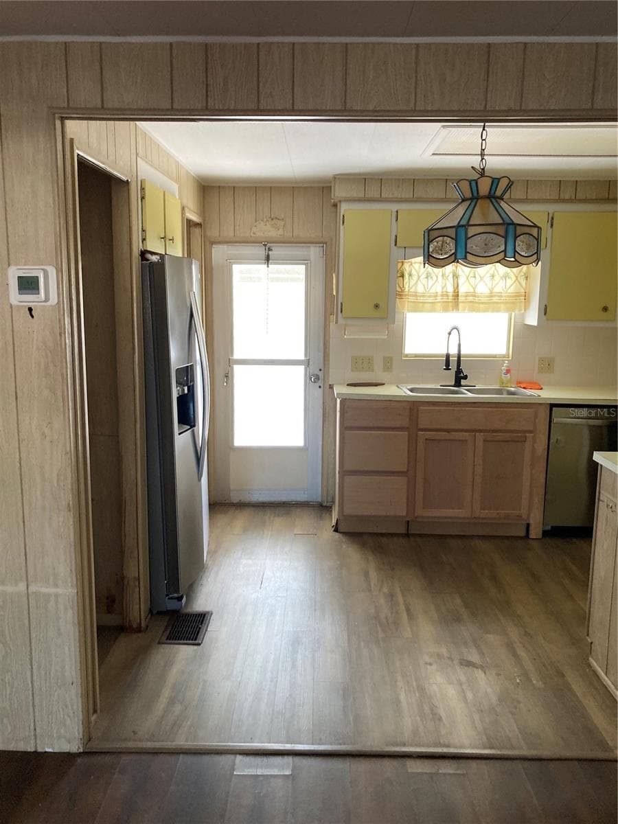 3212 TIKI DRIVE — photo 13 of 24