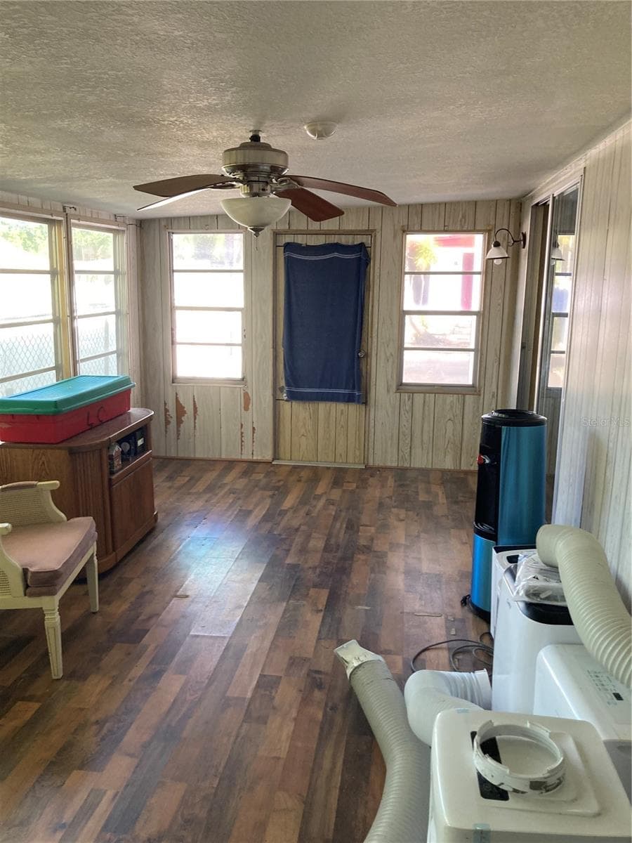 3212 TIKI DRIVE — photo 18 of 24