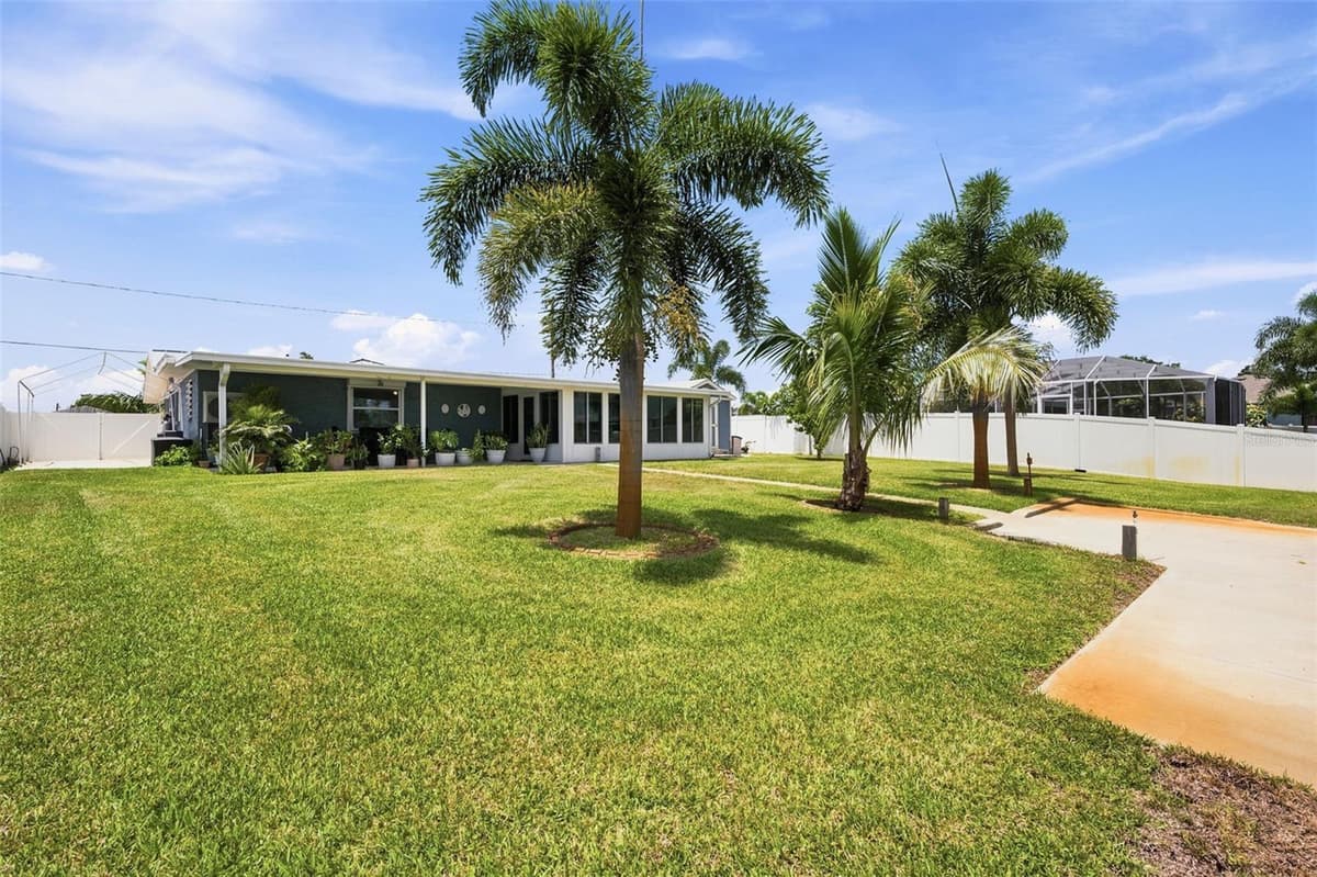 485 FLAMINGO DRIVE — photo 36 of 43
