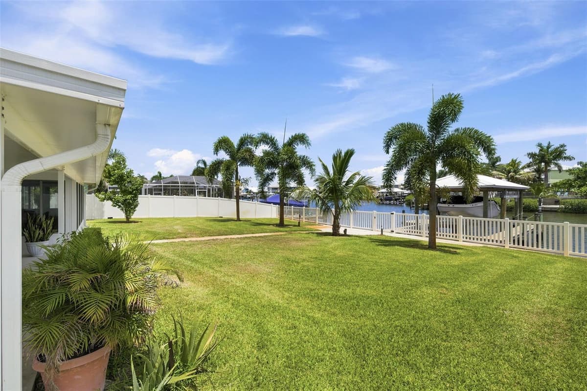 485 FLAMINGO DRIVE — photo 34 of 43