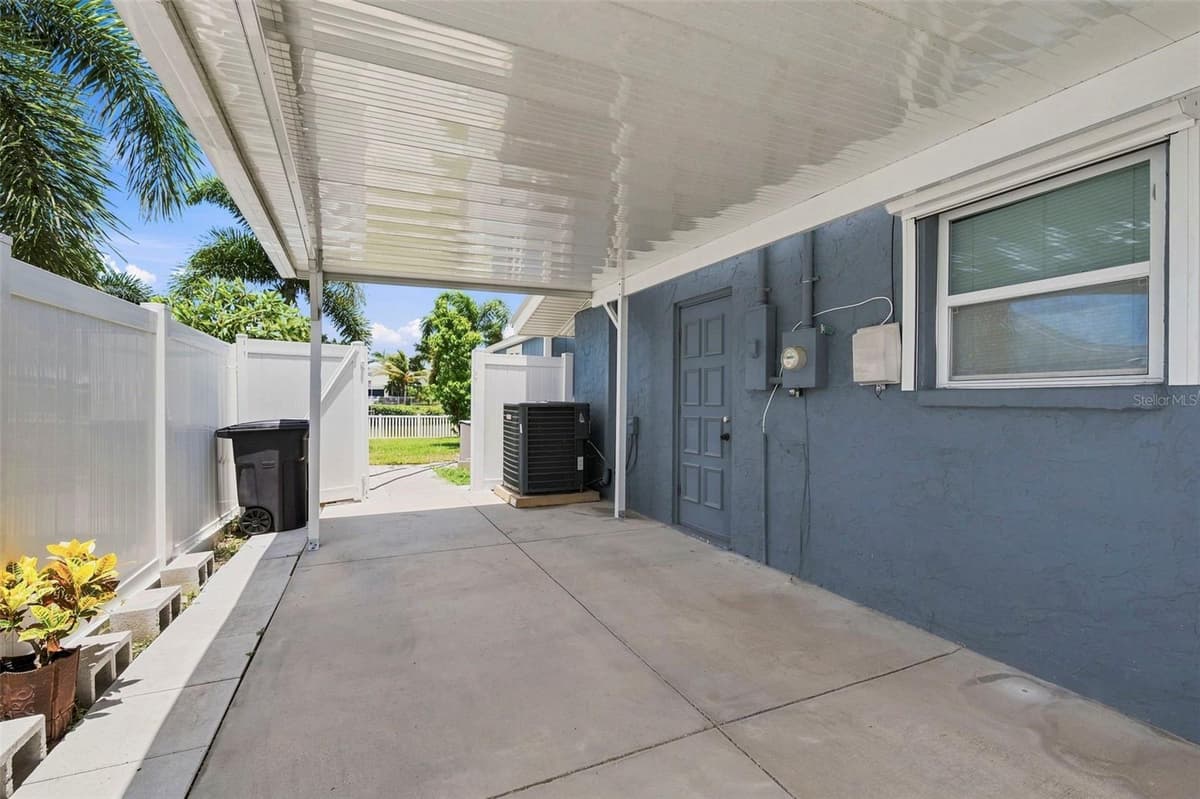 485 FLAMINGO DRIVE — photo 33 of 43