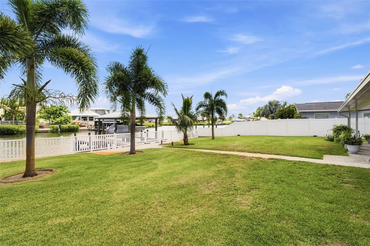 485 FLAMINGO DRIVE — photo 35 of 43
